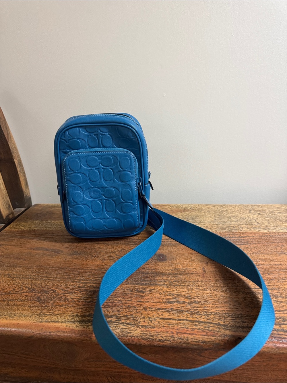 LIKE NEW COACH BLUE TRACK PACK 14